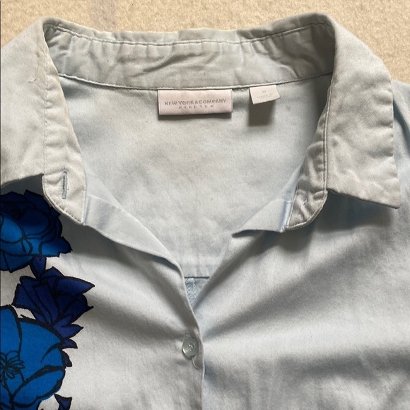 NY&Co Blue Floral Long Sleeve Button Down Shirt Women's Size Medium - Picture 9 of 16